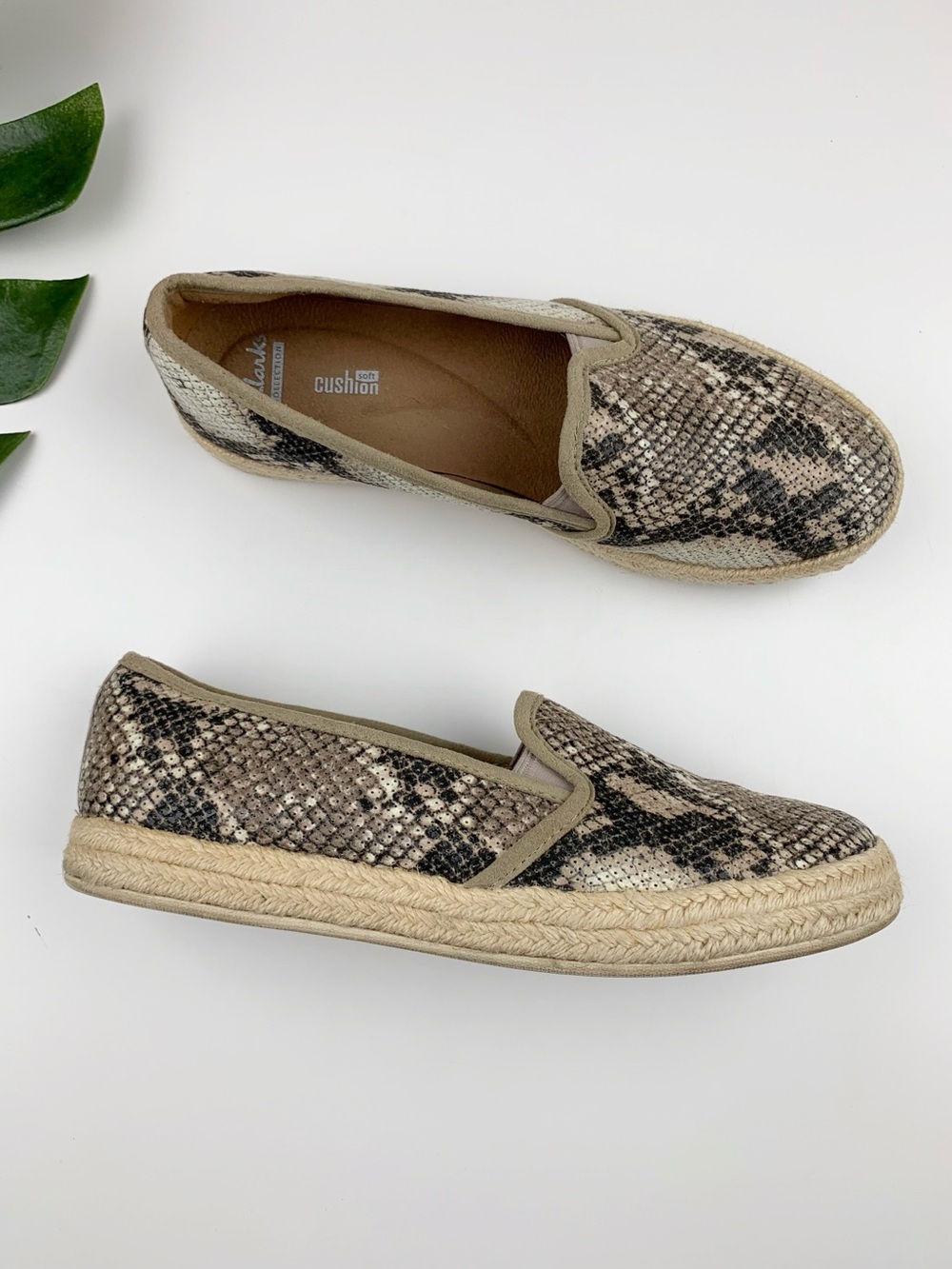 Clarks Azella Theoni Slip On Espadrille Flats Beige Snakeskin Shoes Women's 8